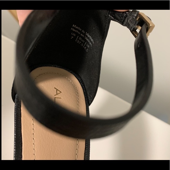 Heels - Picture 4 of 5